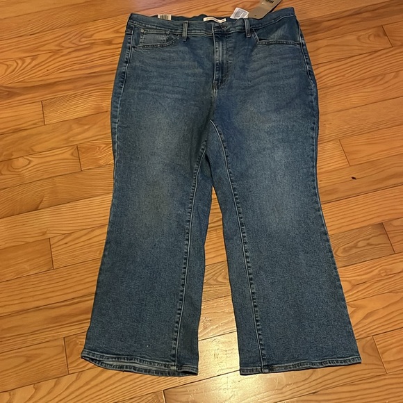 New with Tags Levi’s High Waisted Crop Flare size 18 - Picture 2 of 8